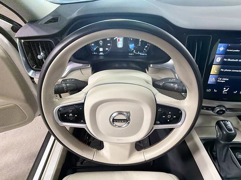 Used 2020 Volvo V60 T5 Cross Country image 37