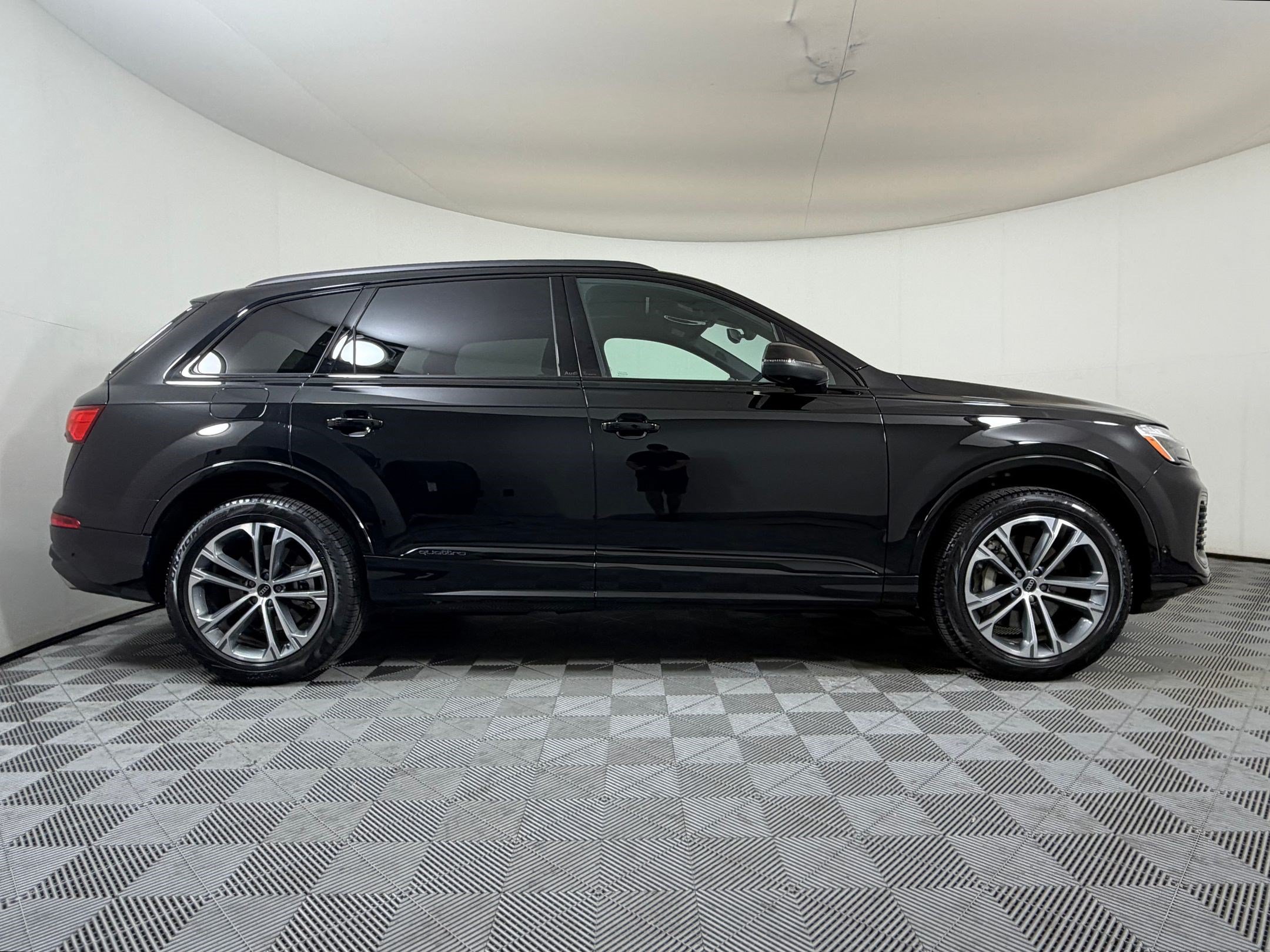 Certified 2026 Audi Q7 2.0T Premium AWD/4WD image 8
