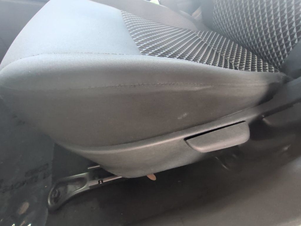 Used 2020 Nissan Versa S FWD image 13
