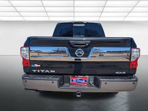 Used 2019 Nissan Titan Platinum Reserve image 30