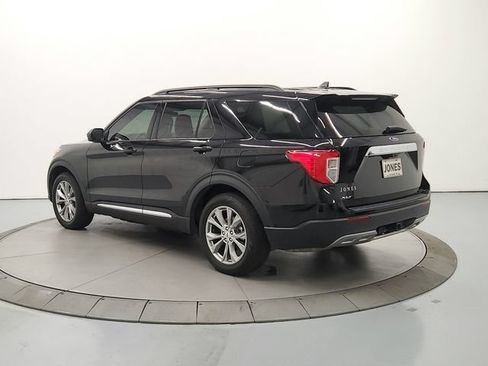 Used 2023 Ford Explorer XLT w/ Equipment Group 202A RWD image 6