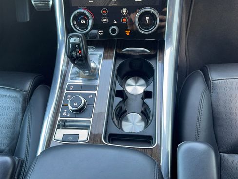 Used 2019 Land Rover Range Rover Sport HSE Dynamic image 14