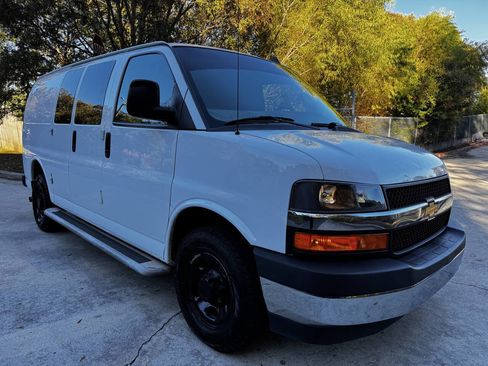 Used 2020 Chevrolet Express 2500 w/ Driver Convenience Package image 6