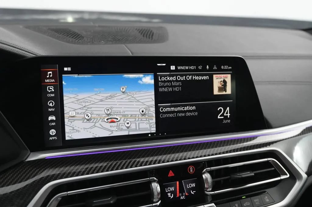 Used 2021 BMW X6 M50i AWD/4WD image 14