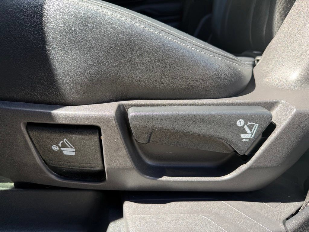 Used 2023 Subaru Ascent Touring AWD/4WD image 29
