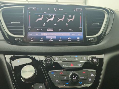 New 2026 Chrysler Voyager LX image 26