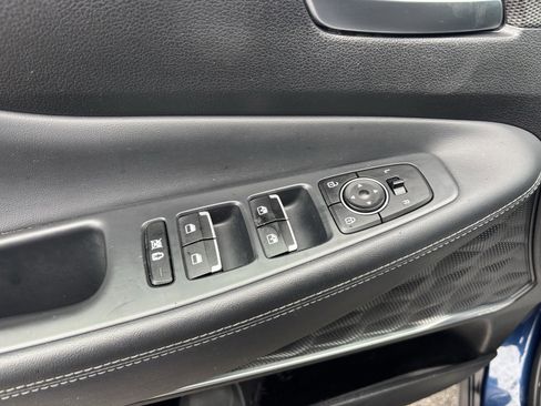 Used 2020 Hyundai Santa Fe Limited image 12