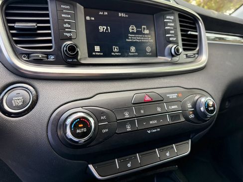 Used 2017 Kia Sorento EX AWD/4WD image 33