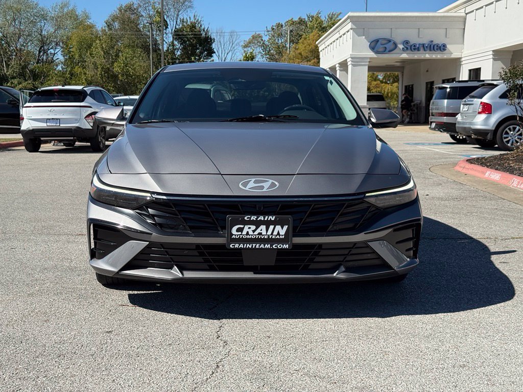 Used 2024 Hyundai Elantra Limited FWD image 2