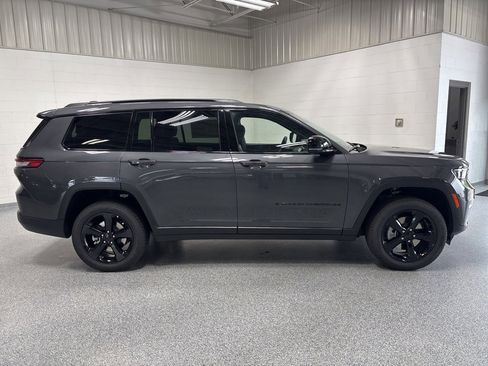 New 2025 Jeep Grand Cherokee L Limited w/ Black Appearance Package image 8