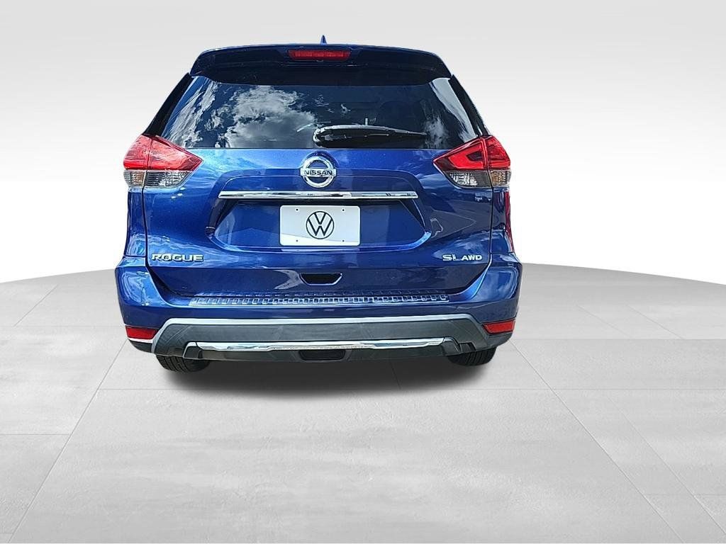 Used 2017 Nissan Rogue SL w/ SL Premium Package AWD/4WD image 6