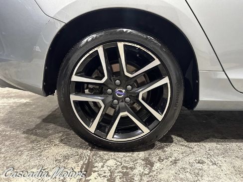 Used 2018 Volvo V60 T5 Dynamic w/ Vision Package AWD/4WD image 32