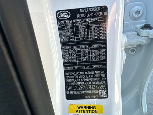 Certified 2025 Land Rover Discovery Sport Dynamic SE AWD/4WD image 8