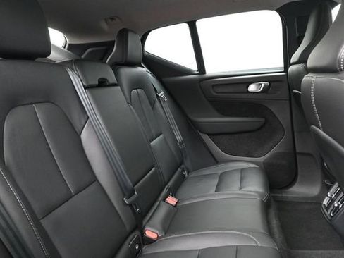 Used 2024 Volvo XC40 B5 Plus w/ Climate Package AWD/4WD image 31
