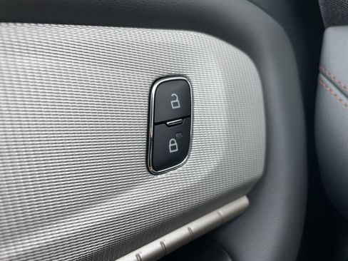 New 2026 Ford Explorer Active image 28