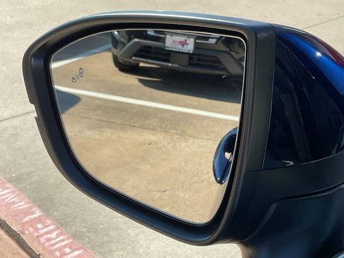 New 2025 Nissan Pathfinder SV image 10