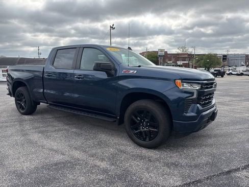 Used 2023 Chevrolet Silverado 1500 RST AWD/4WD image 2
