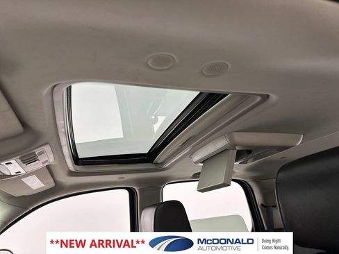 Used 2013 Cadillac Escalade Platinum AWD/4WD image 21