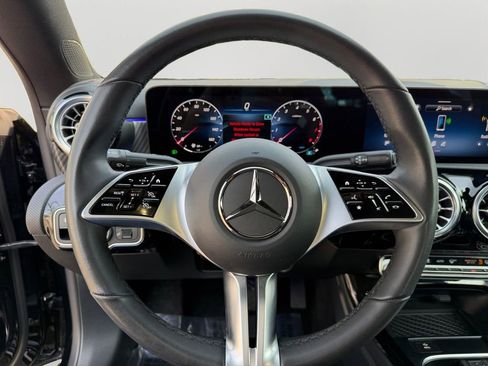Used 2025 Mercedes-Benz CLA 250 4MATIC image 19