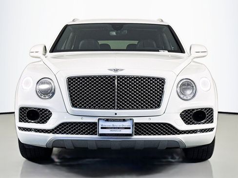 Used 2018 Bentley Bentayga Activity image 2