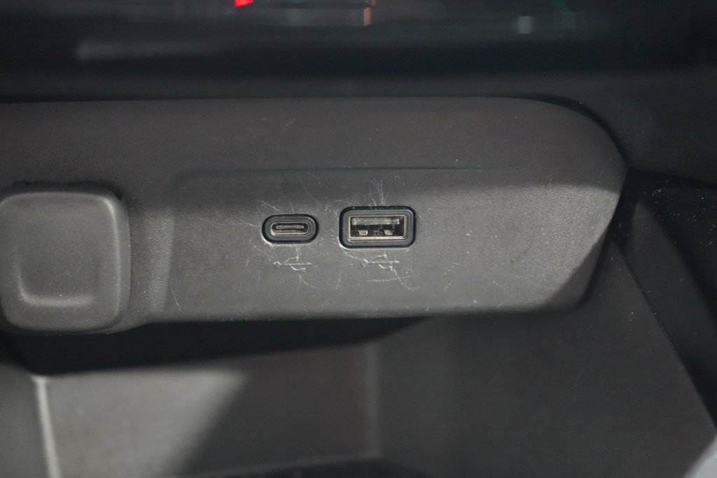 Used 2025 Chevrolet Trax LT FWD image 28