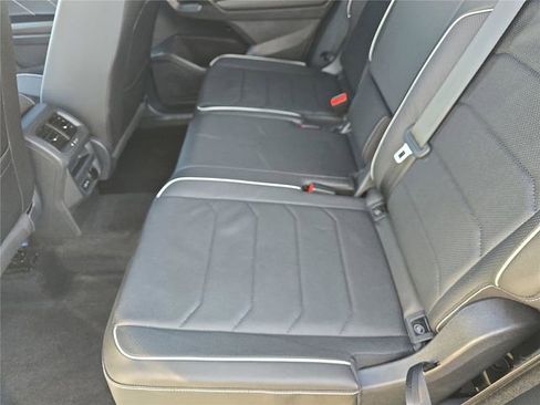 Used 2023 Volkswagen Tiguan SEL R-Line image 13