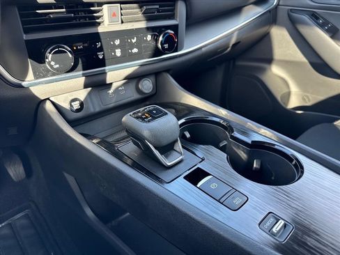 Certified 2024 Nissan Rogue S image 18