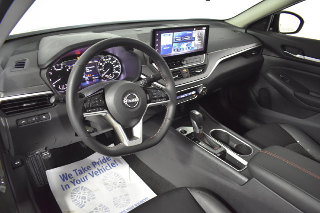Certified 2026 Nissan Altima 2.5 SR w/ SR Midnight Edition Package FWD image 12