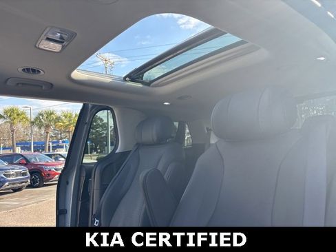 Certified 2025 Kia Carnival SX Prestige image 37