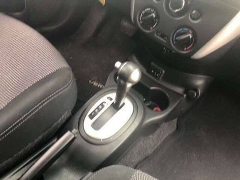 Used 2017 Nissan Versa SV FWD image 15
