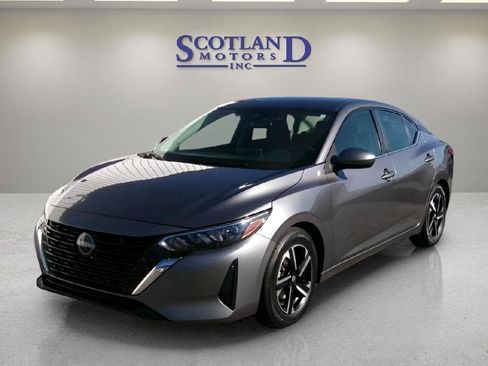 Used 2024 Nissan Sentra SV image 2