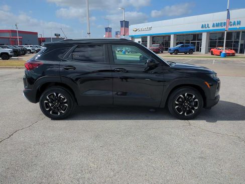 Used 2022 Chevrolet TrailBlazer LT w/ Convenience Package FWD image 9