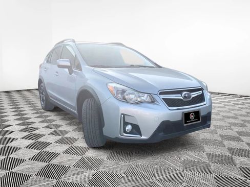 Used 2016 Subaru Crosstrek 2.0i Premium w/ Moonroof Package image 4