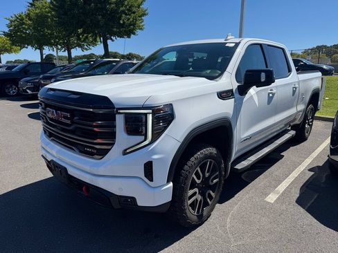 Used 2024 GMC Sierra 1500 AT4 w/ Technology Package AWD/4WD image 7