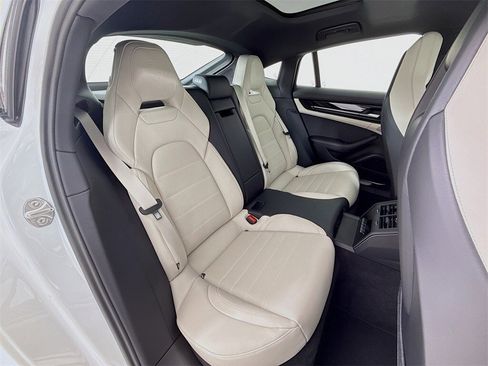 New 2026 Porsche Panamera image 29