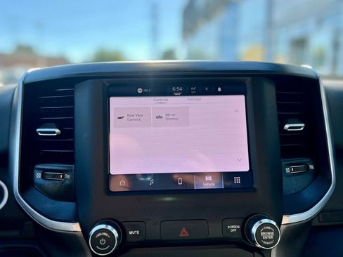 Used 2024 RAM 2500 Big Horn w/ Bed Utility Group image 23