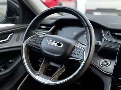 Used 2021 Jeep Grand Cherokee L Limited image 12