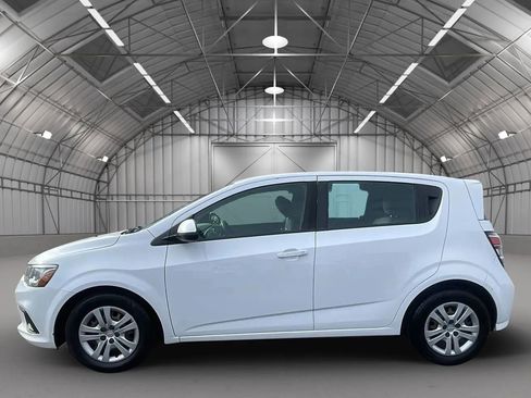 Used 2020 Chevrolet Sonic LT image 2