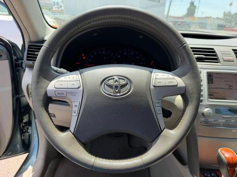Used 2011 Toyota Camry XLE w/ SE/XLE Extra-Value Pkg FWD image 19