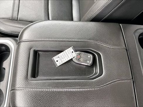 Used 2022 GMC Sierra 1500 Denali w/ Driver Alert Package II AWD/4WD image 9