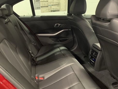 Used 2025 BMW 330i Sedan w/ M Sport Package image 27