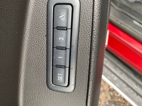Used 2015 GMC Yukon Denali w/ Open Road Package AWD/4WD image 19