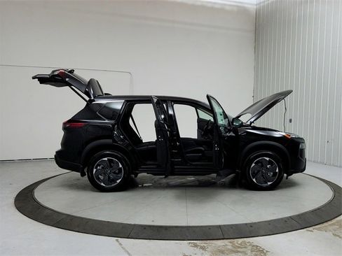 New 2025 Nissan Rogue SV image 16