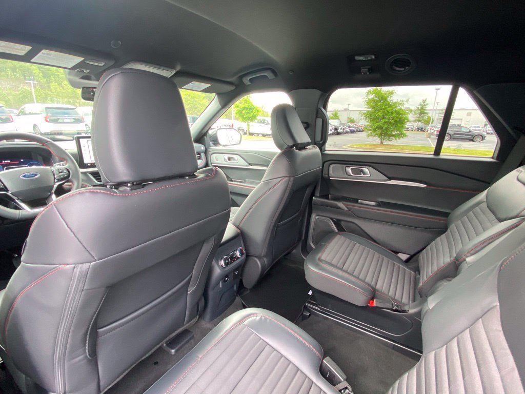New 2026 Ford Explorer ST-Line w/ ST-Line Street Pack RWD image 22