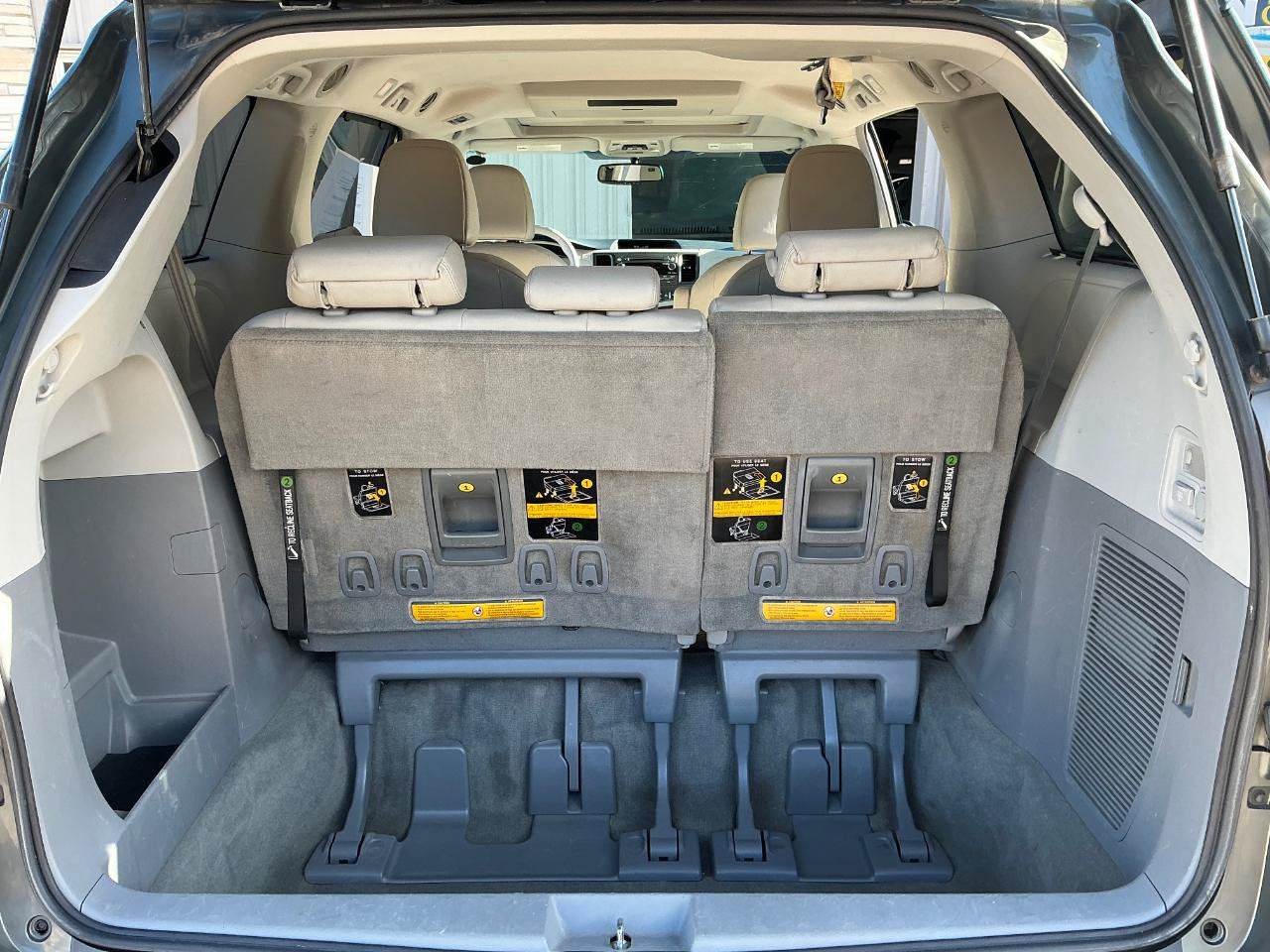 Used 2012 Toyota Sienna AWD image 13