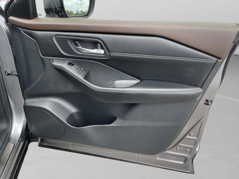 Used 2023 Nissan Rogue SL w/ SL Premium Package FWD image 17