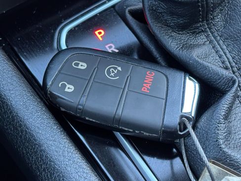 Used 2025 Jeep Compass Limited AWD/4WD image 17