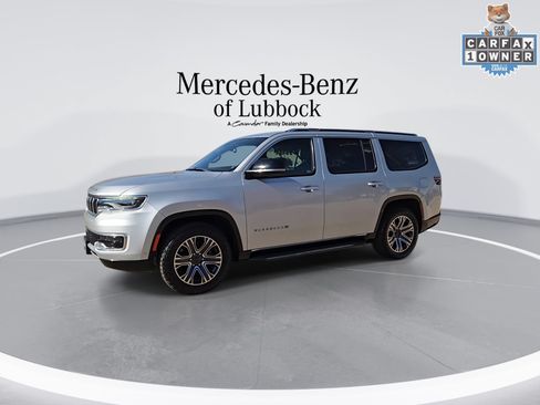 Used 2023 Jeep Wagoneer Series II w/ Flexible Seating Group AWD/4WD image 5