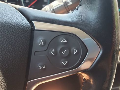 Used 2018 Chevrolet Traverse LT FWD image 23