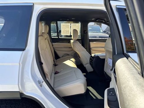 Certified 2023 Jeep Grand Cherokee Limited w/ Trailer Tow Prep Group (B) image 12